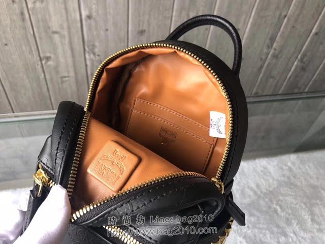 MCM雙肩背包 原單 超mini Stark經典女背包 側邊點綴鉚釘 MCM後背包 時尚迷人單品  mdmc1092